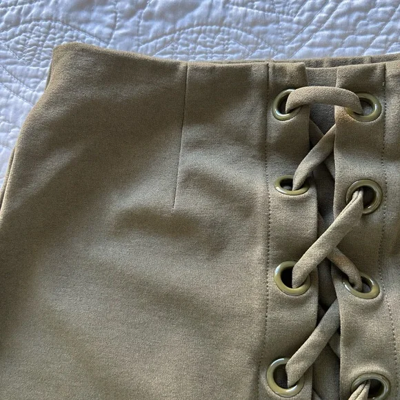 Shinestar Mini Skirt Hunter Green Size: Medium - Picture 4 of 6